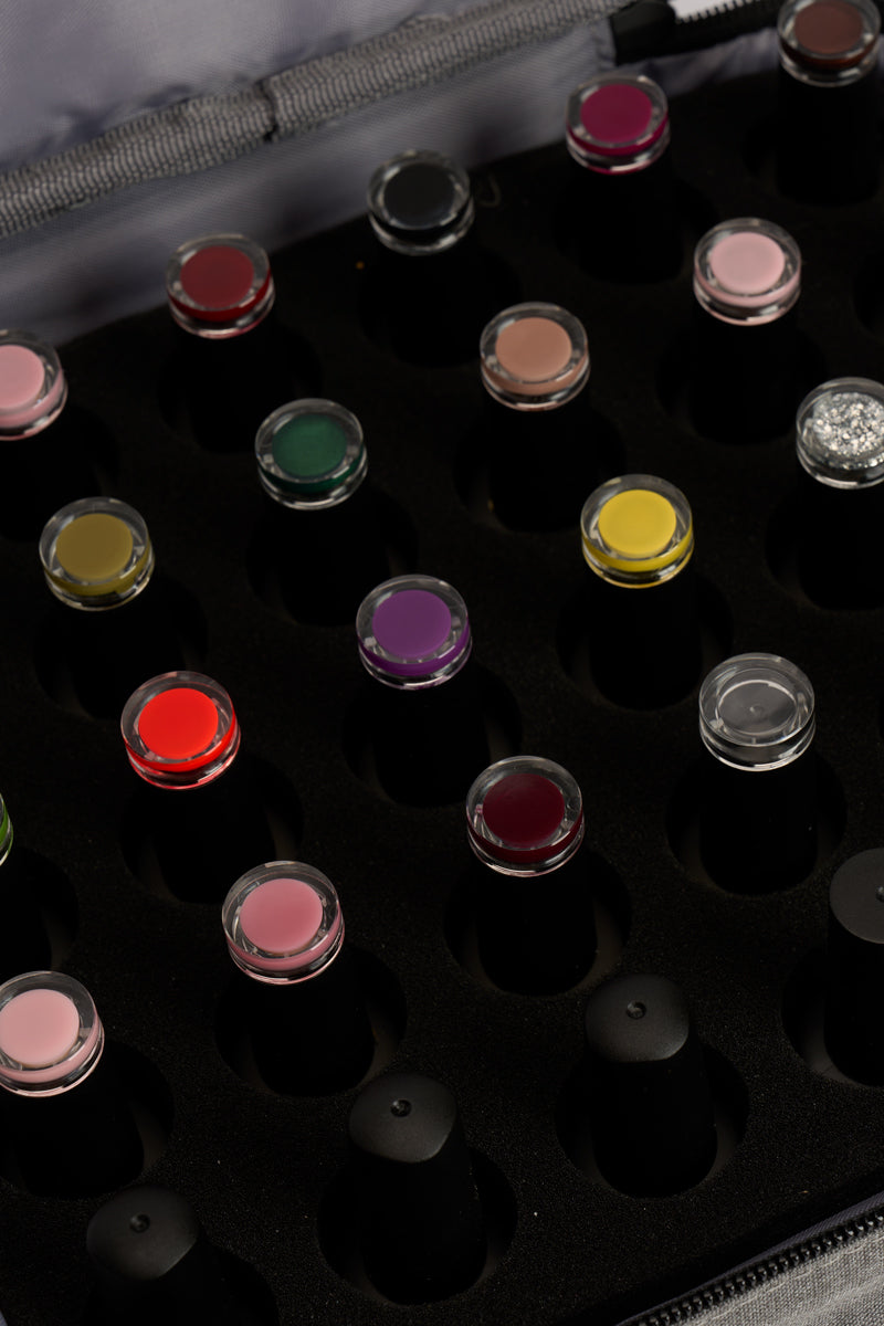 Fyldt Negletaske (Lille)