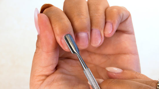 Forlængelse med Polygel på skabelon