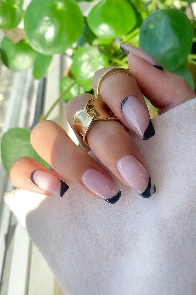Black Swirl Looks | Nailster Denmark