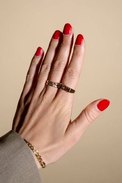 Red Love  · 429 - Hand