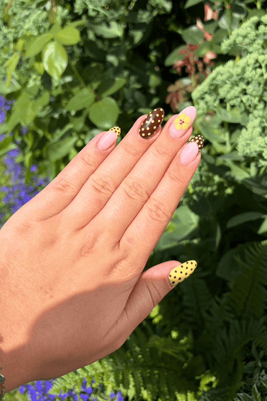 Chocolate Daisy Look | Nailster Denmark