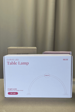 Curve LED Bordlampe | Nailster Denmark