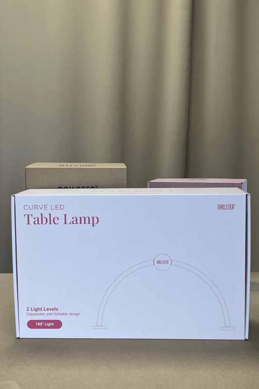 Curve LED Bordlampe | Nailster Denmark
