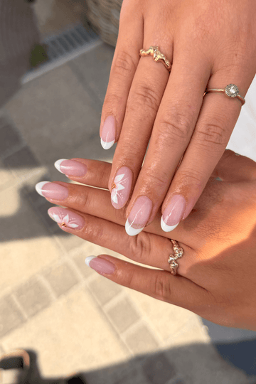 Floral French Look | Nailster Denmark