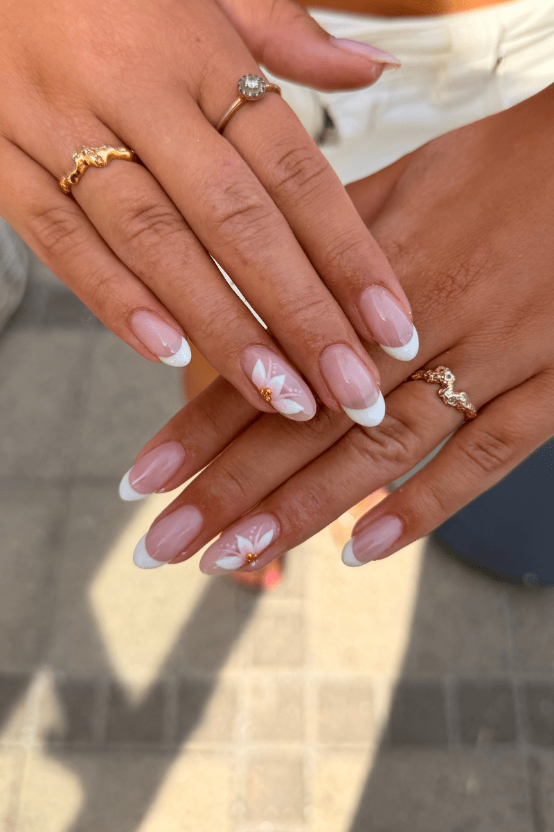 Floral French Look | Nailster Denmark