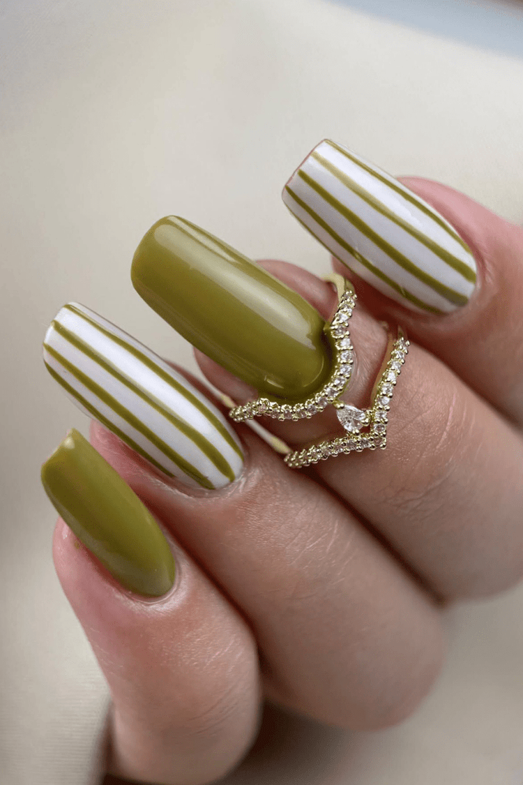 Matcha Lines Look | Nailster Denmark