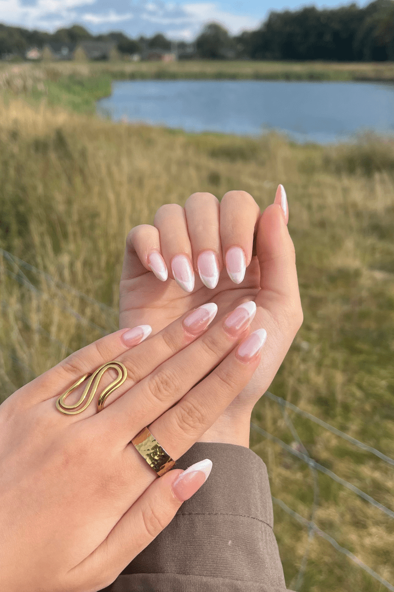 Milky French Look | Nailster Denmark