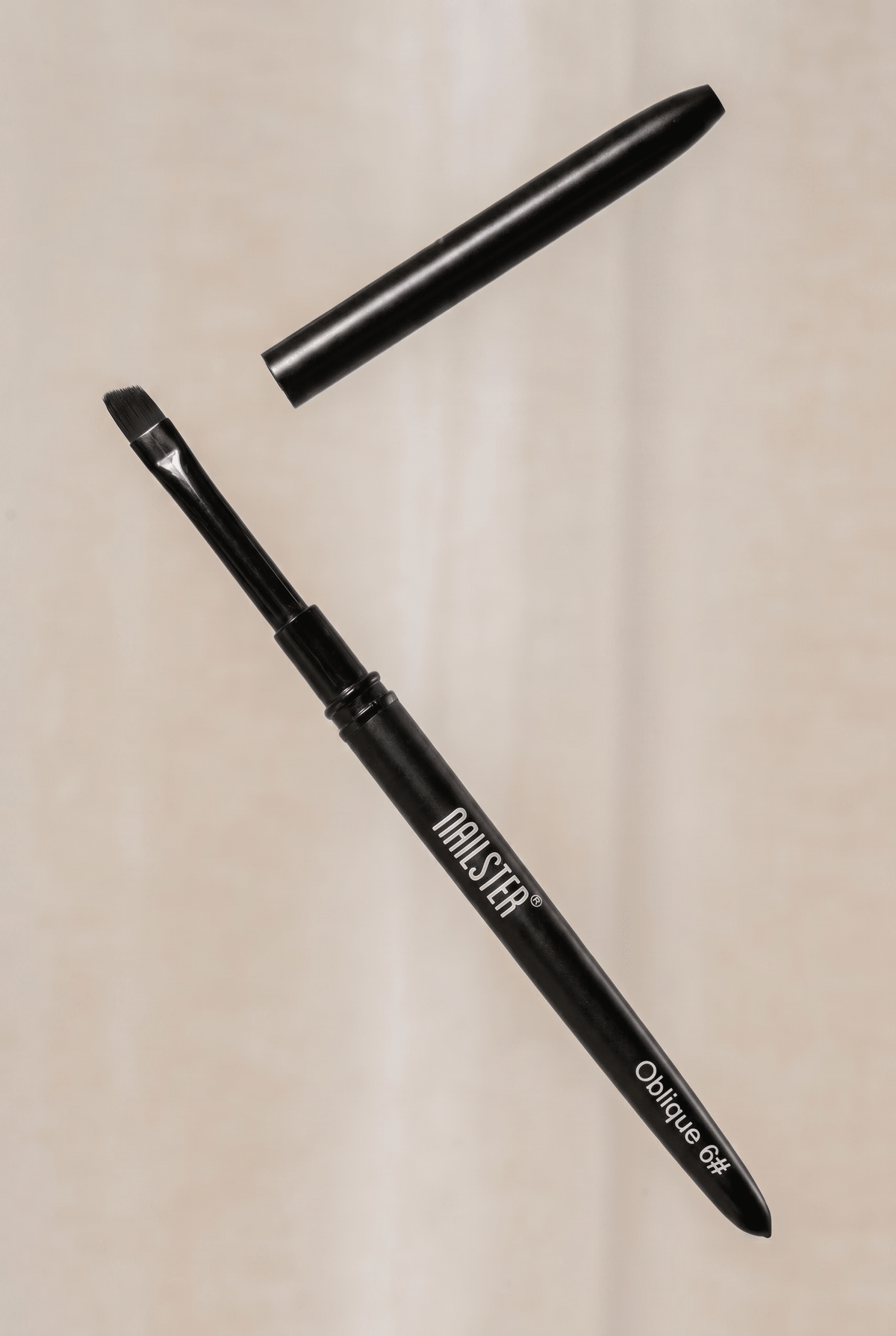 Oblique Brush | Nailster Denmark