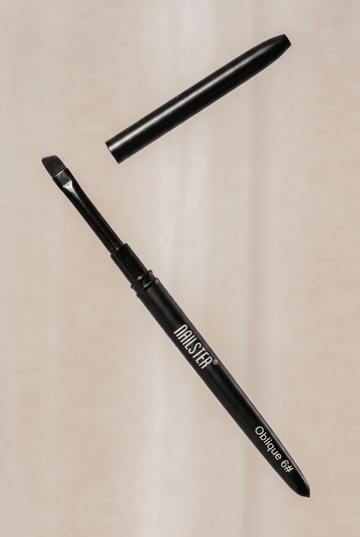 Oblique Brush | Nailster Denmark