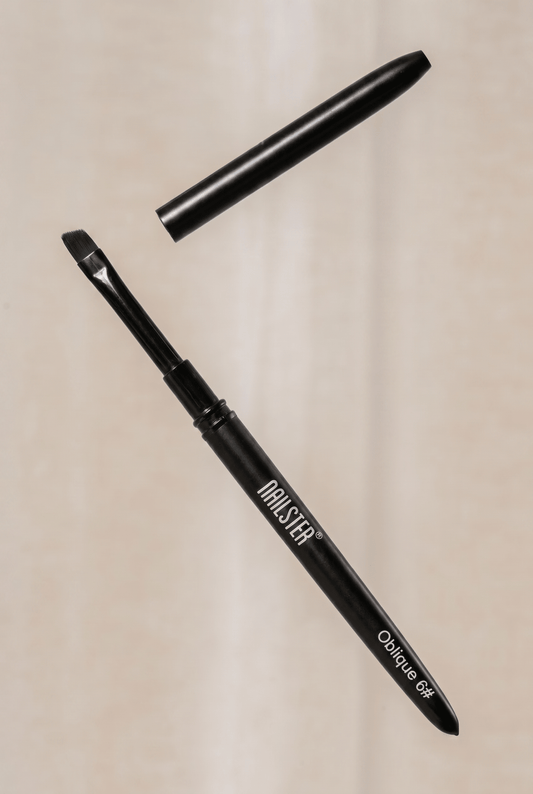 Oblique Brush | Nailster Denmark