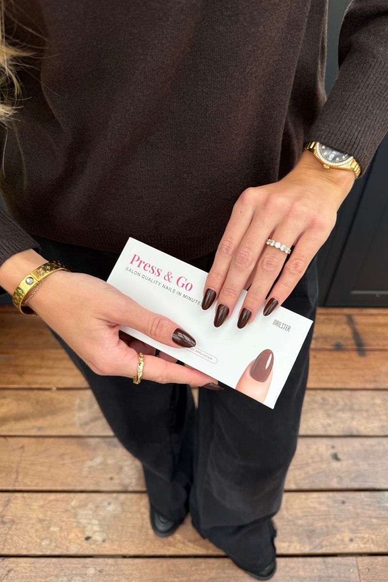 Press & Go - Brown Obsession - Almond | Nailster Denmark