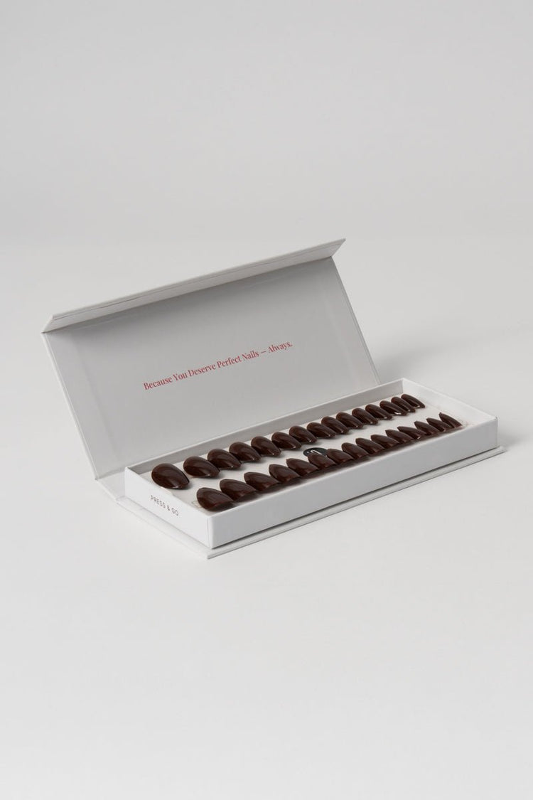Press & Go - Brown obsession - Almond | Nailster Denmark