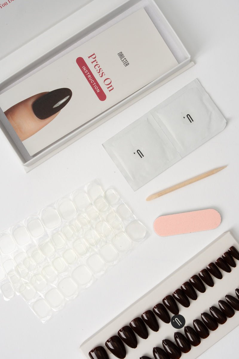 Press & Go - Brown obsession - Almond | Nailster Denmark