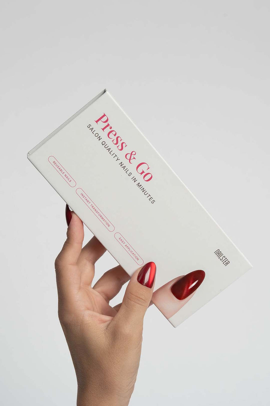 Press & Go - Cherry Cat Eye - Almond | Nailster Denmark