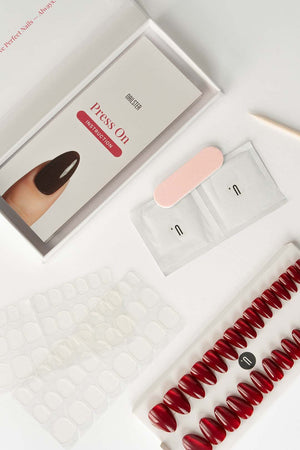 Press & Go - Cherry Cat Eye - Almond | Nailster Denmark