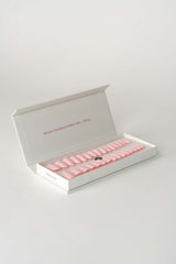 Press & Go - Feel like a girl - Almond | Nailster Denmark