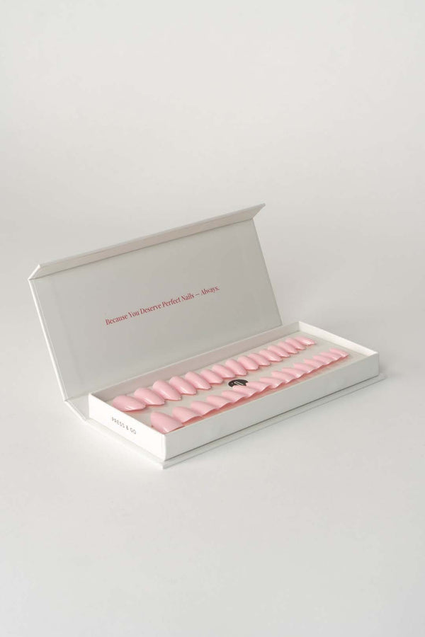 Press & Go - Feel like a girl - Almond | Nailster Denmark
