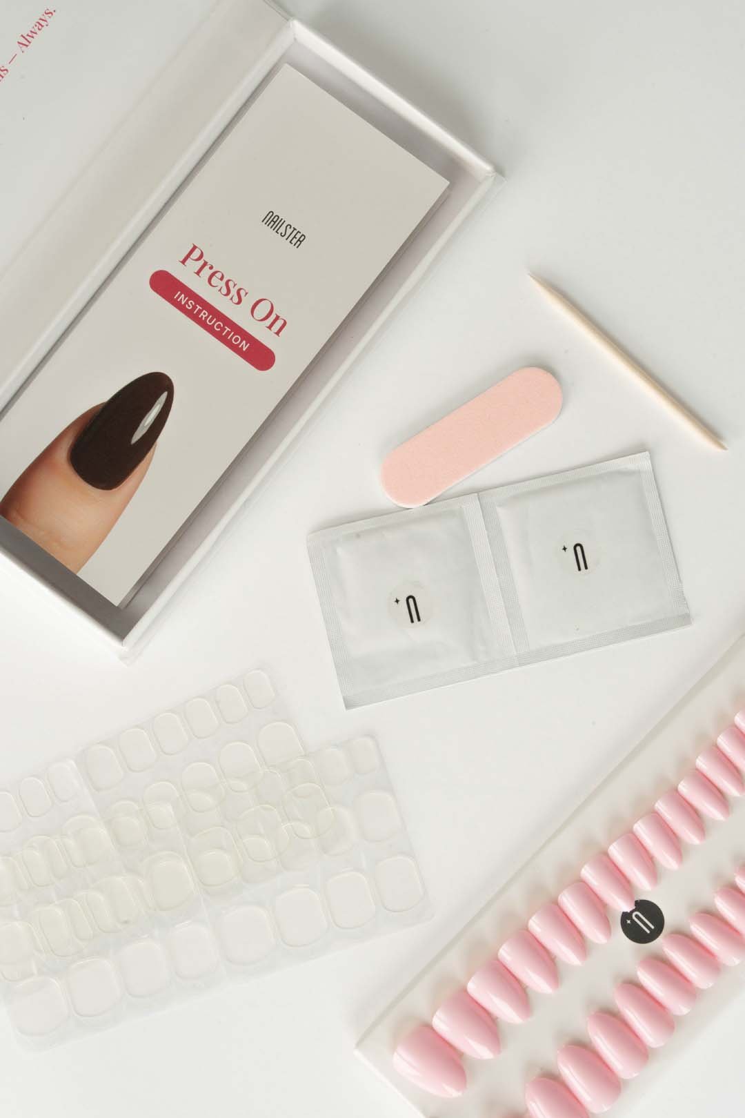 Press & Go - Feel like a girl - Almond | Nailster Denmark