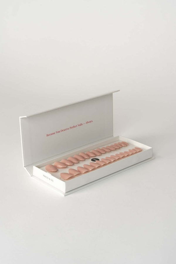 Press & Go - (not) in the mood - Almond | Nailster Denmark