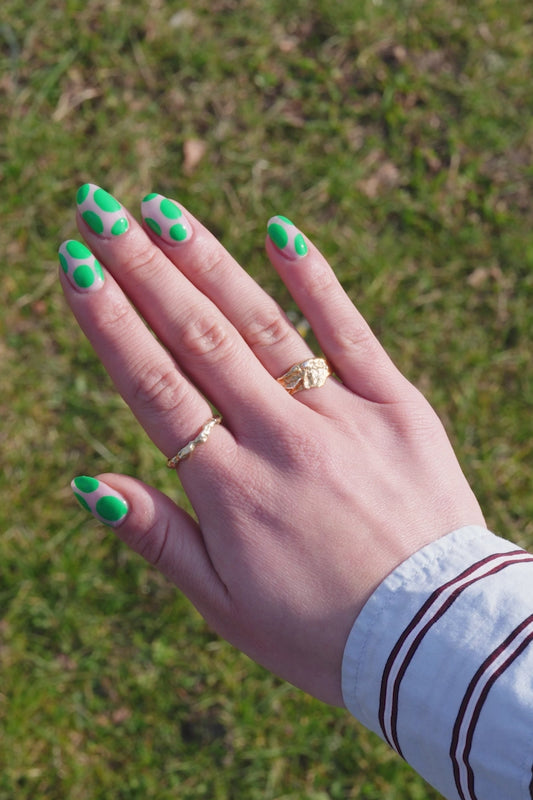 Groovy Dots Look