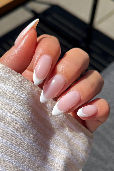 Snow White  · 76 - Hand