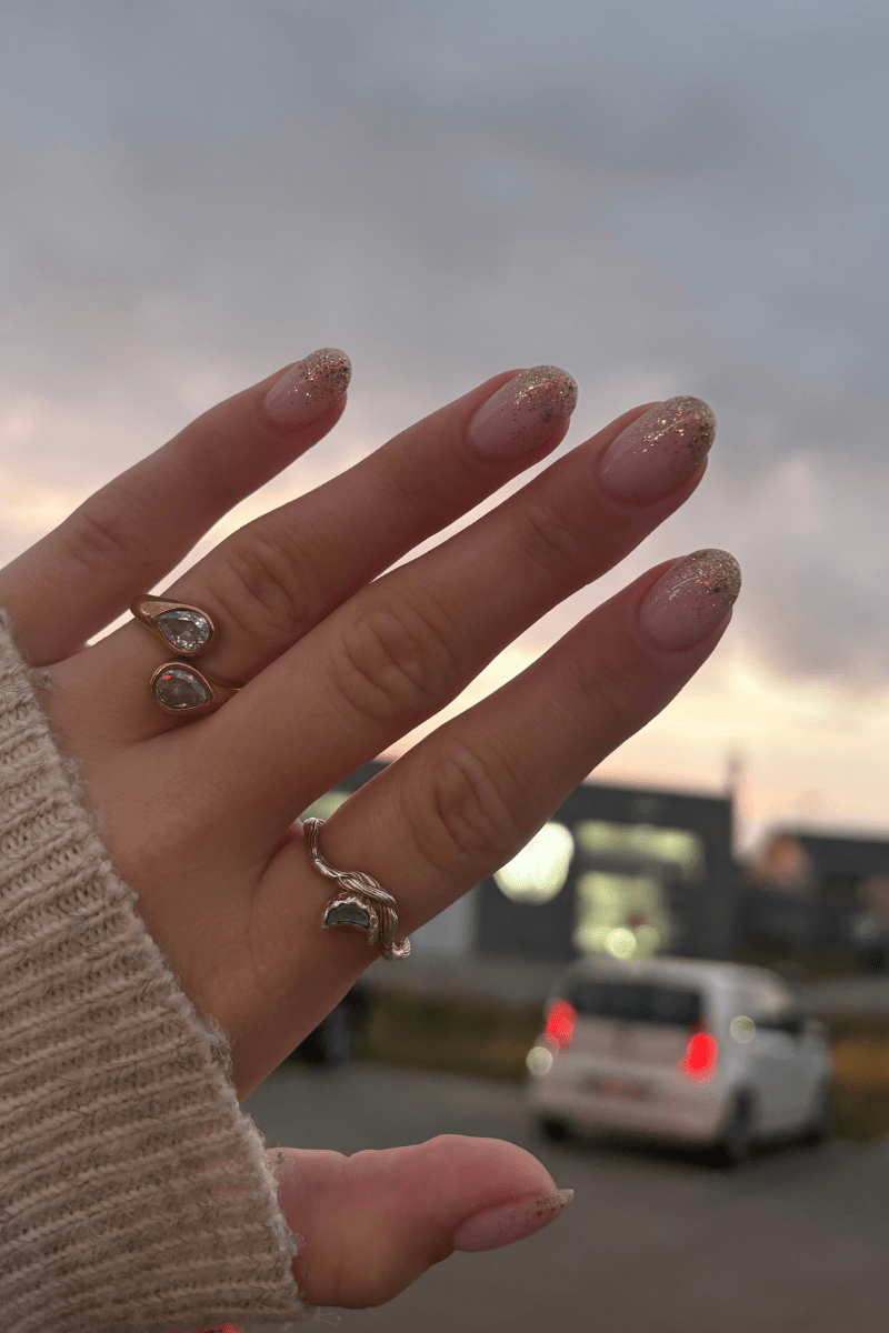 Soft Sparkle Look | Nailster Denmark
