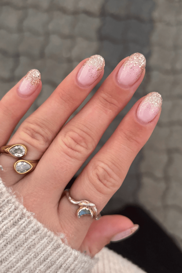 Soft Sparkle Look | Nailster Denmark