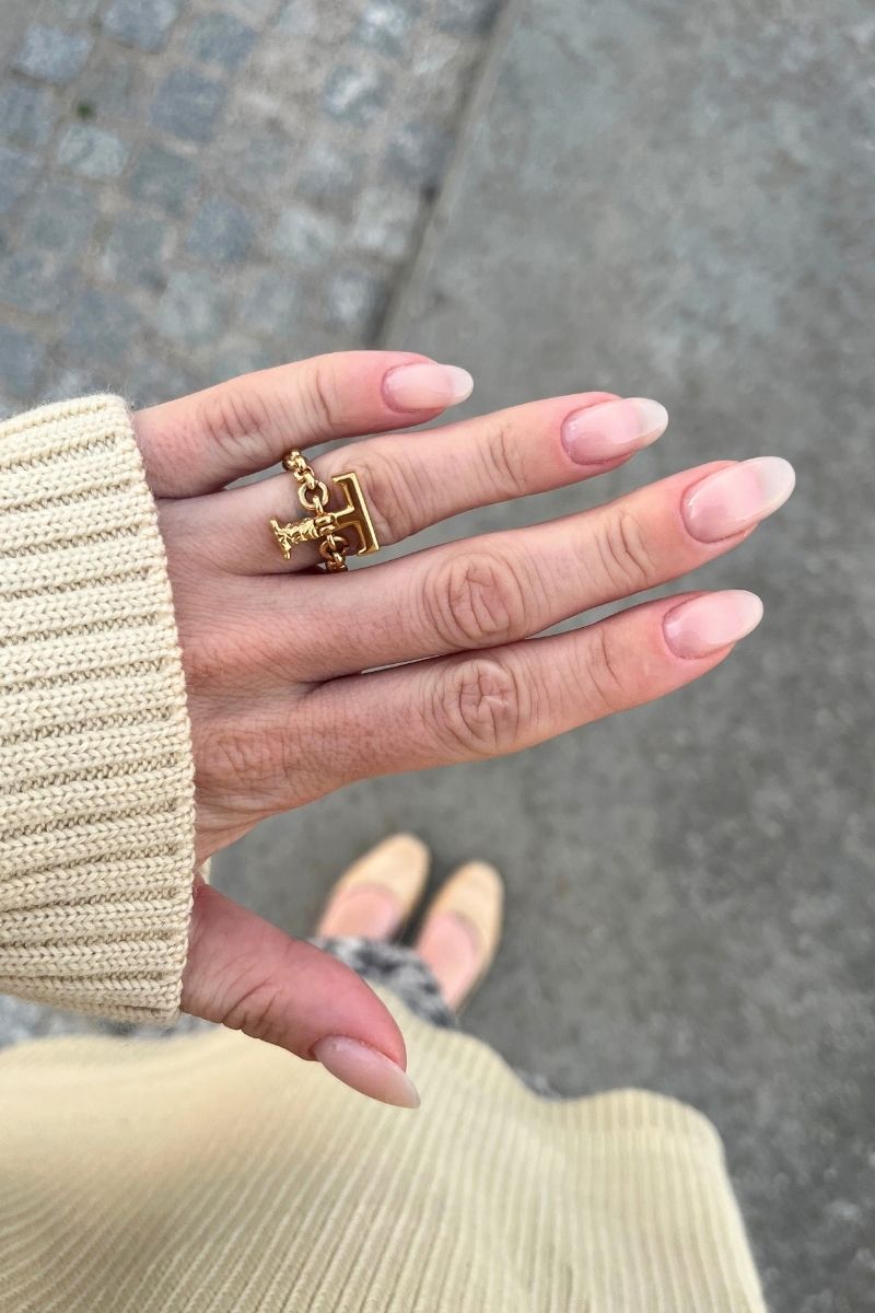 Warm Embrace · 565 | Nailster Denmark