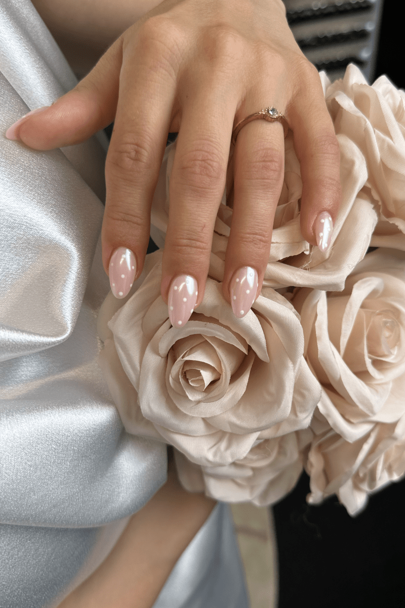 Wedding Dots Look | Nailster Denmark