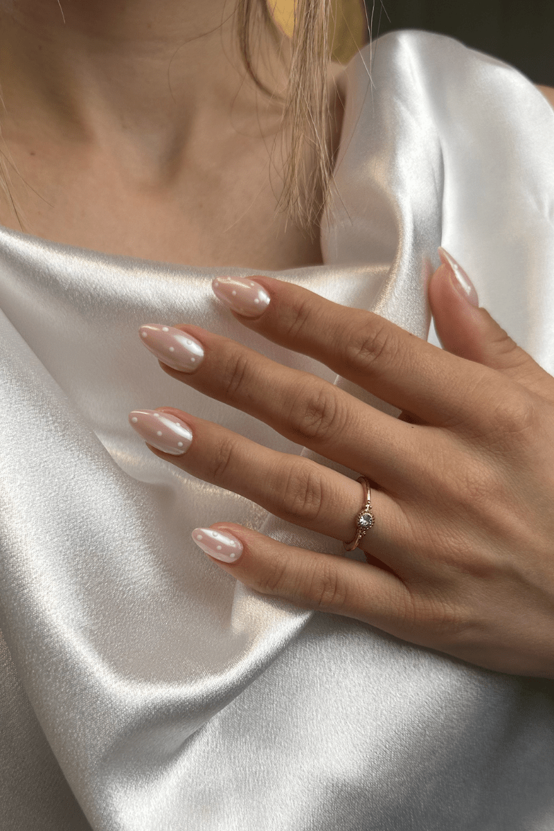 Wedding Dots Look | Nailster Denmark