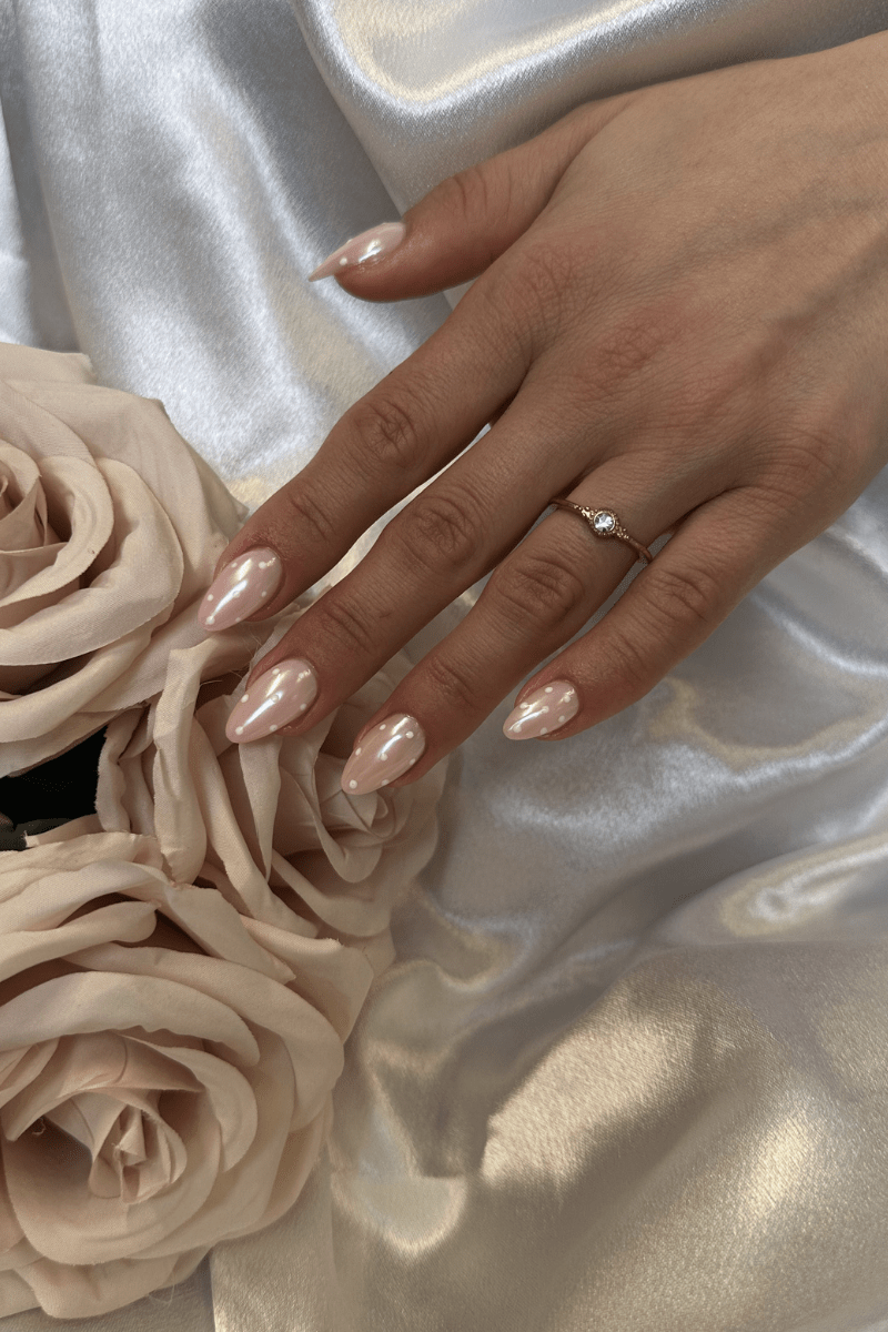 Wedding Dots Look | Nailster Denmark